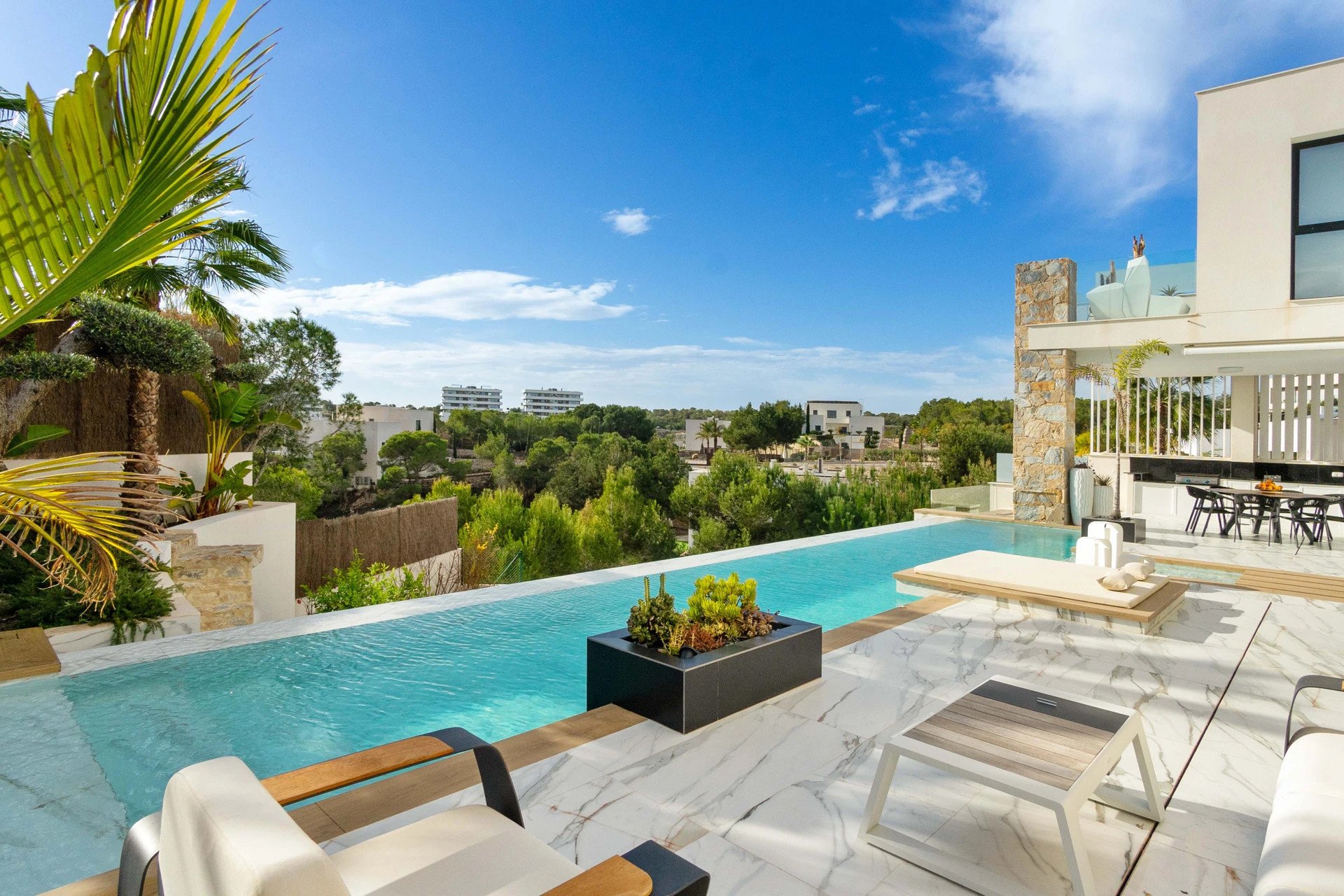 Villa i Alicante, Spanien 4 sovrum, 550 kvm. Nr. 189227