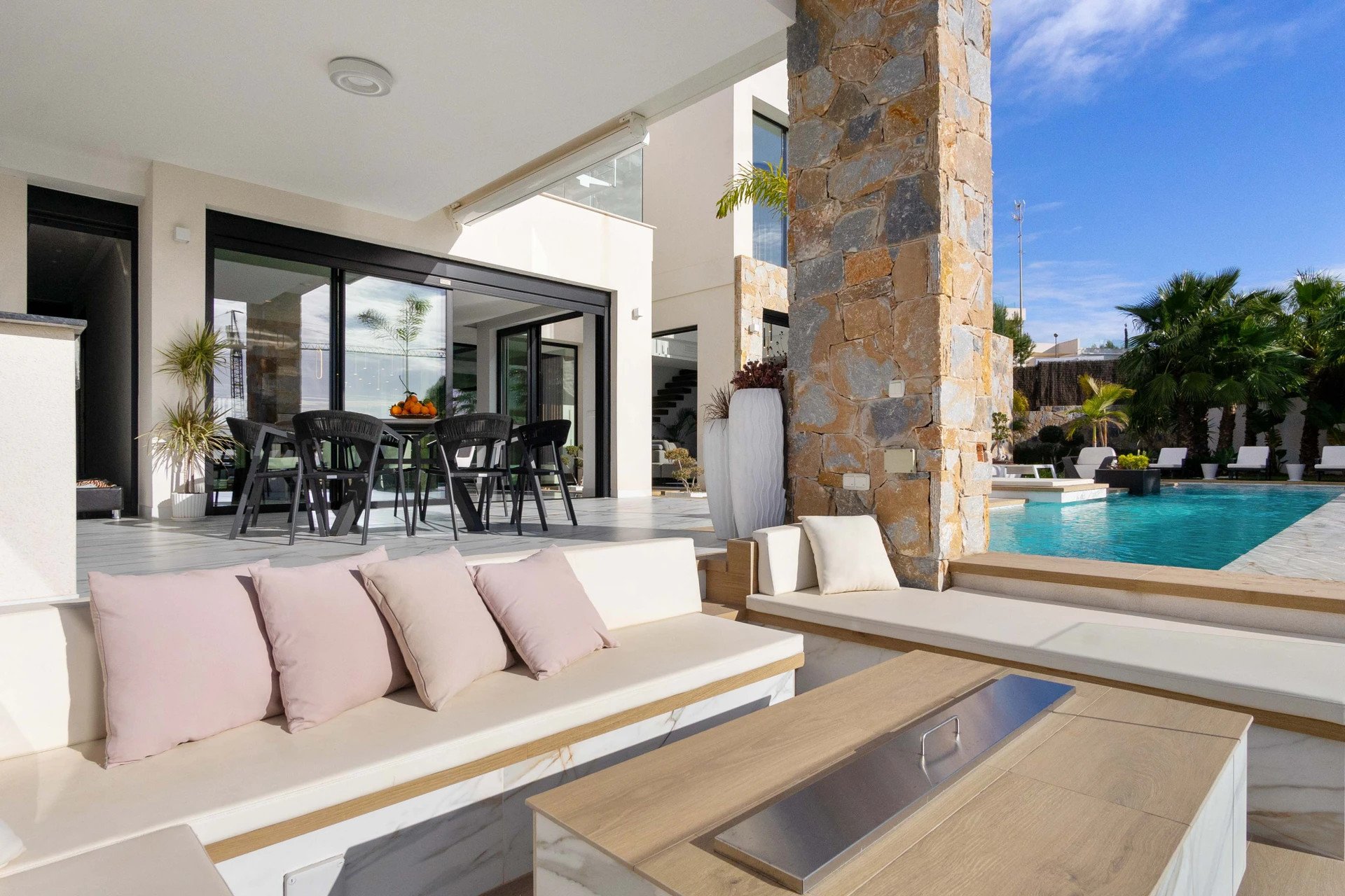 Villa i Alicante, Spanien 4 sovrum, 550 kvm. Nr. 189227