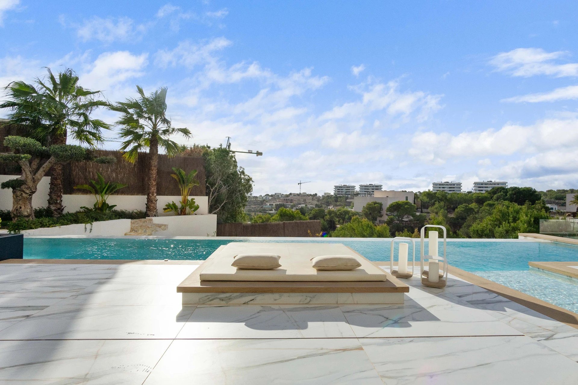 Villa i Alicante, Spanien 4 sovrum, 550 kvm. Nr. 189227