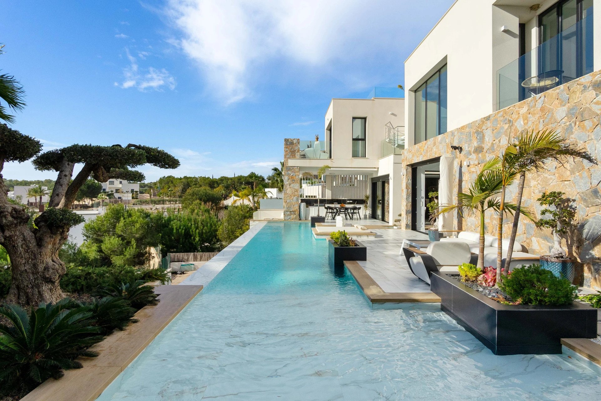Villa i Alicante, Spanien 4 sovrum, 550 kvm. Nr. 189227