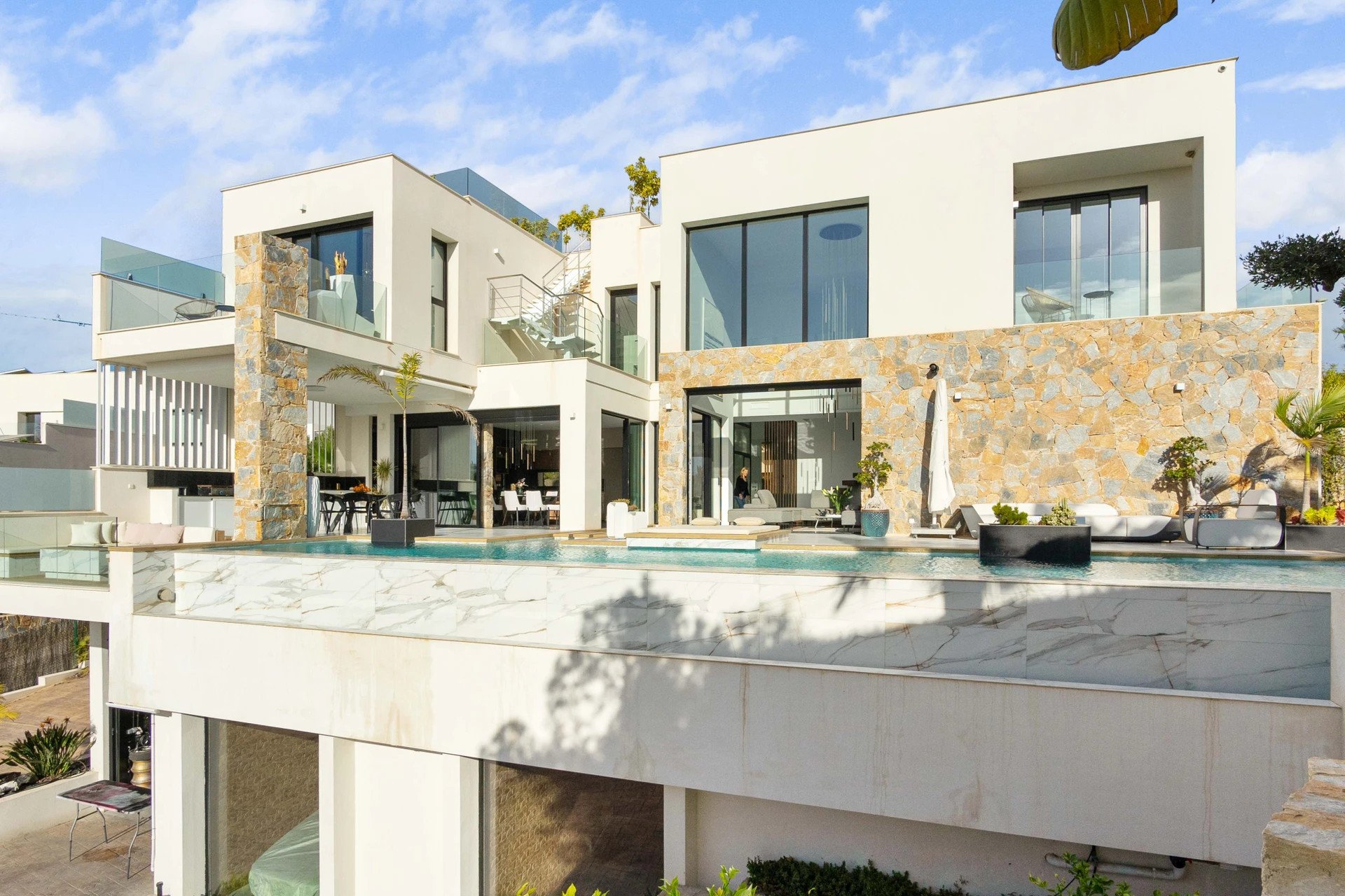 Villa i Alicante, Spanien 4 sovrum, 550 kvm. Nr. 189227