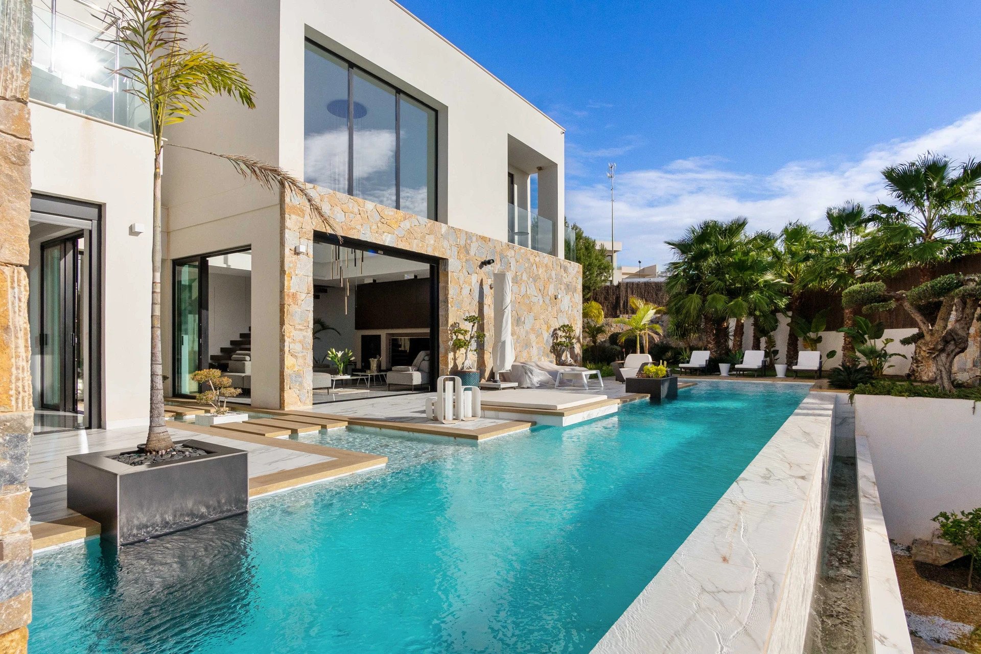 Villa i Alicante, Spanien 4 sovrum, 550 kvm. Nr. 189227