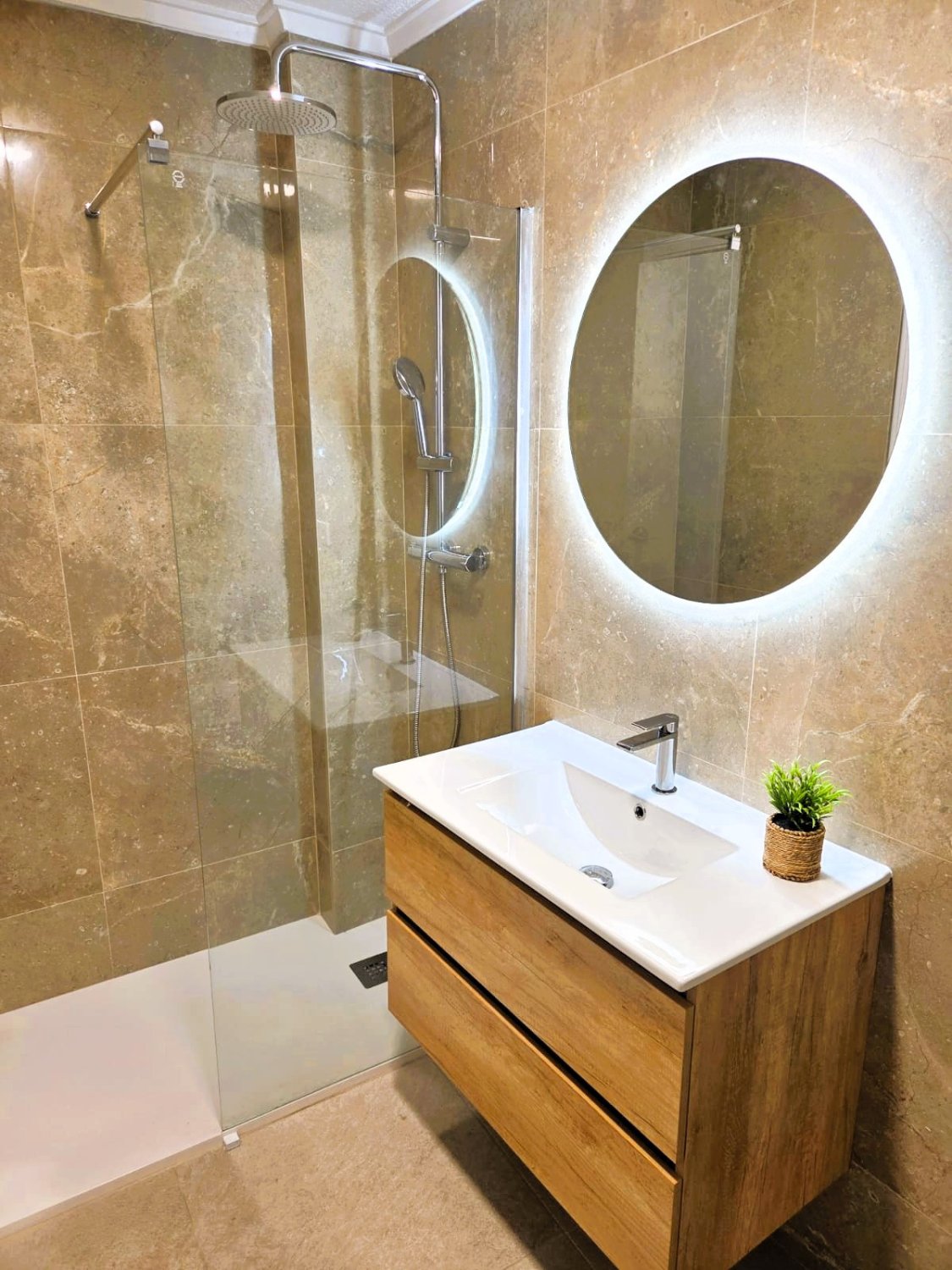 Apartamento en Torrevieja, Alicante, España 3 dormitorios, 95 m2 No. 189229