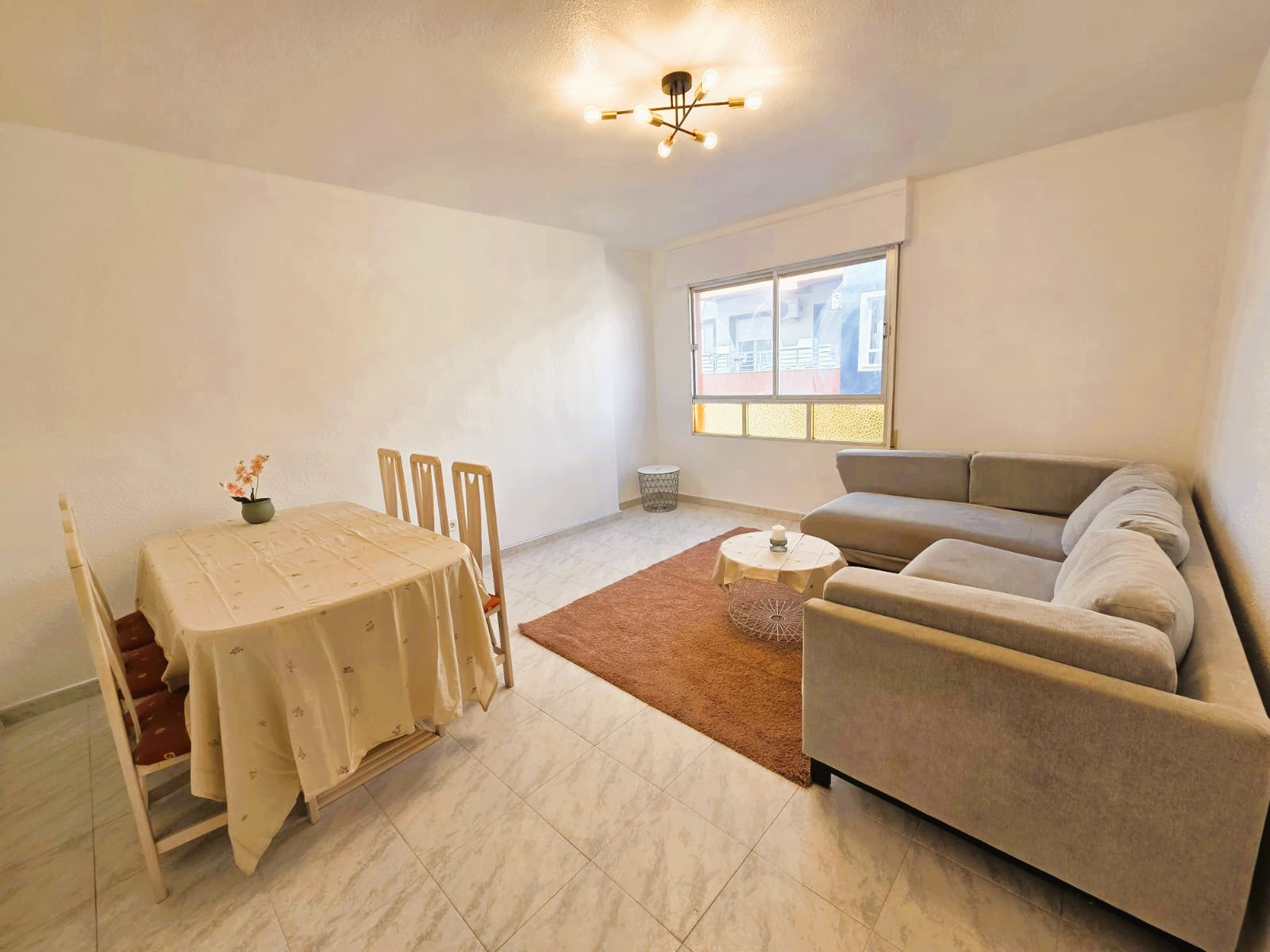 Apartamento en Torrevieja, Alicante, España 3 dormitorios, 95 m2 No. 189229