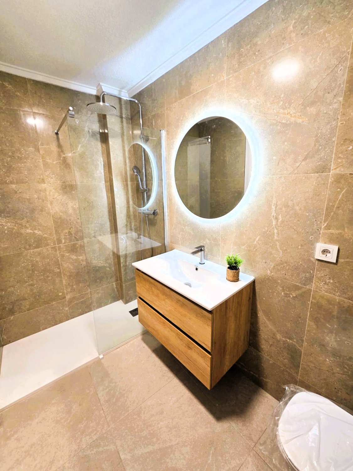 Apartamento en Torrevieja, Alicante, España 3 dormitorios, 95 m2 No. 189229