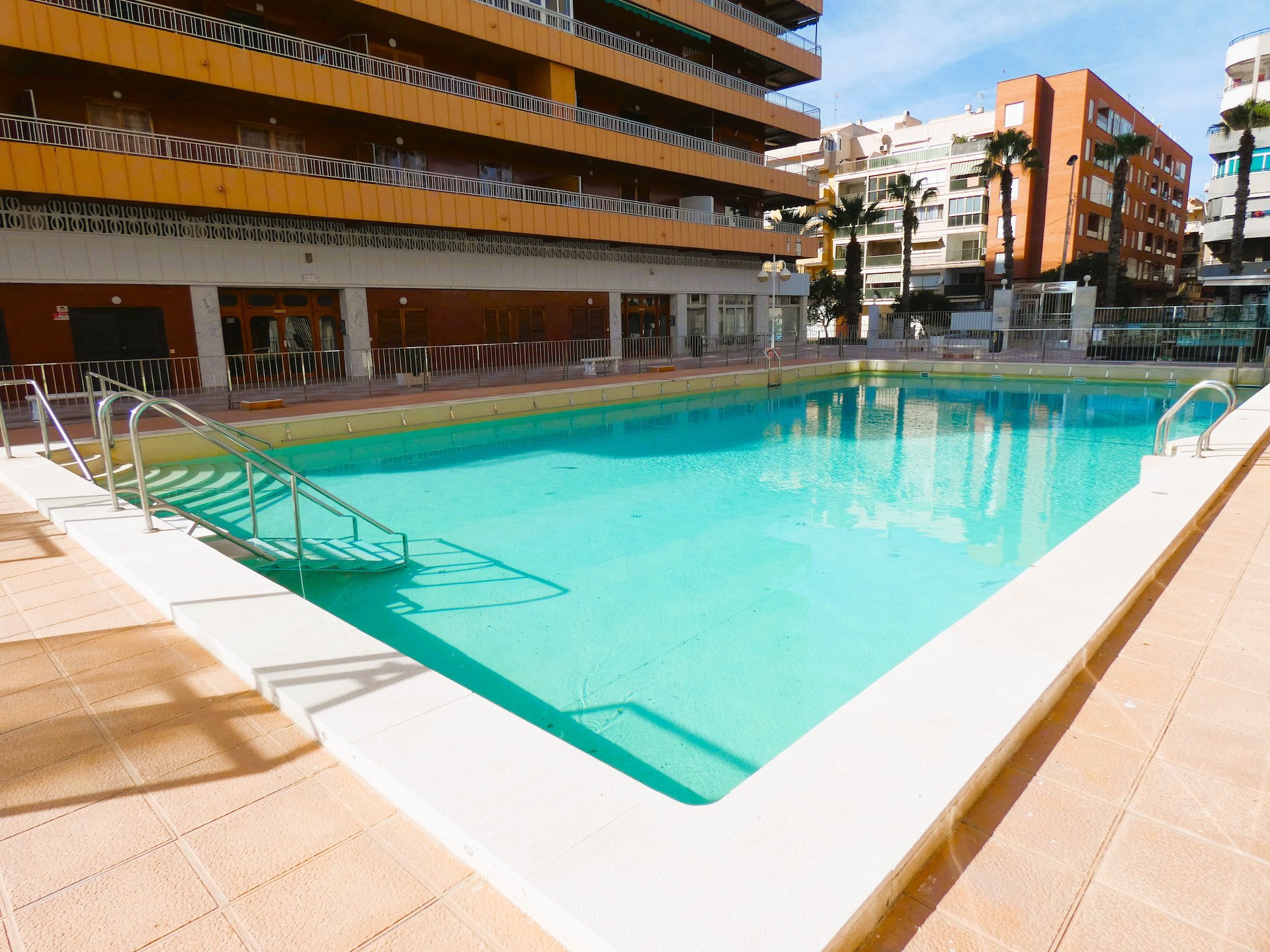 Apartamento en Torrevieja, Alicante, España 3 dormitorios, 80 m2 No. 189228