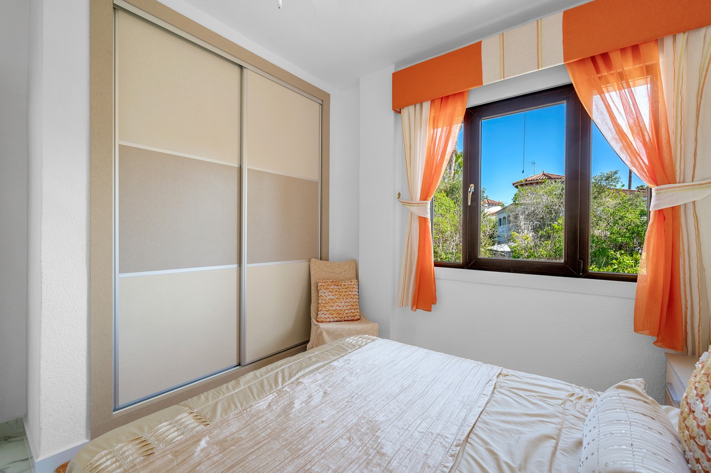 Villa in Almoradi, Alicante, Spanien 5 Schlafzimmer, 375 m2 Nr. 138530