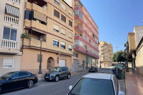 Apartamento en Torrevieja, Alicante, España 4 dormitorios, 177 m2 No. 196145