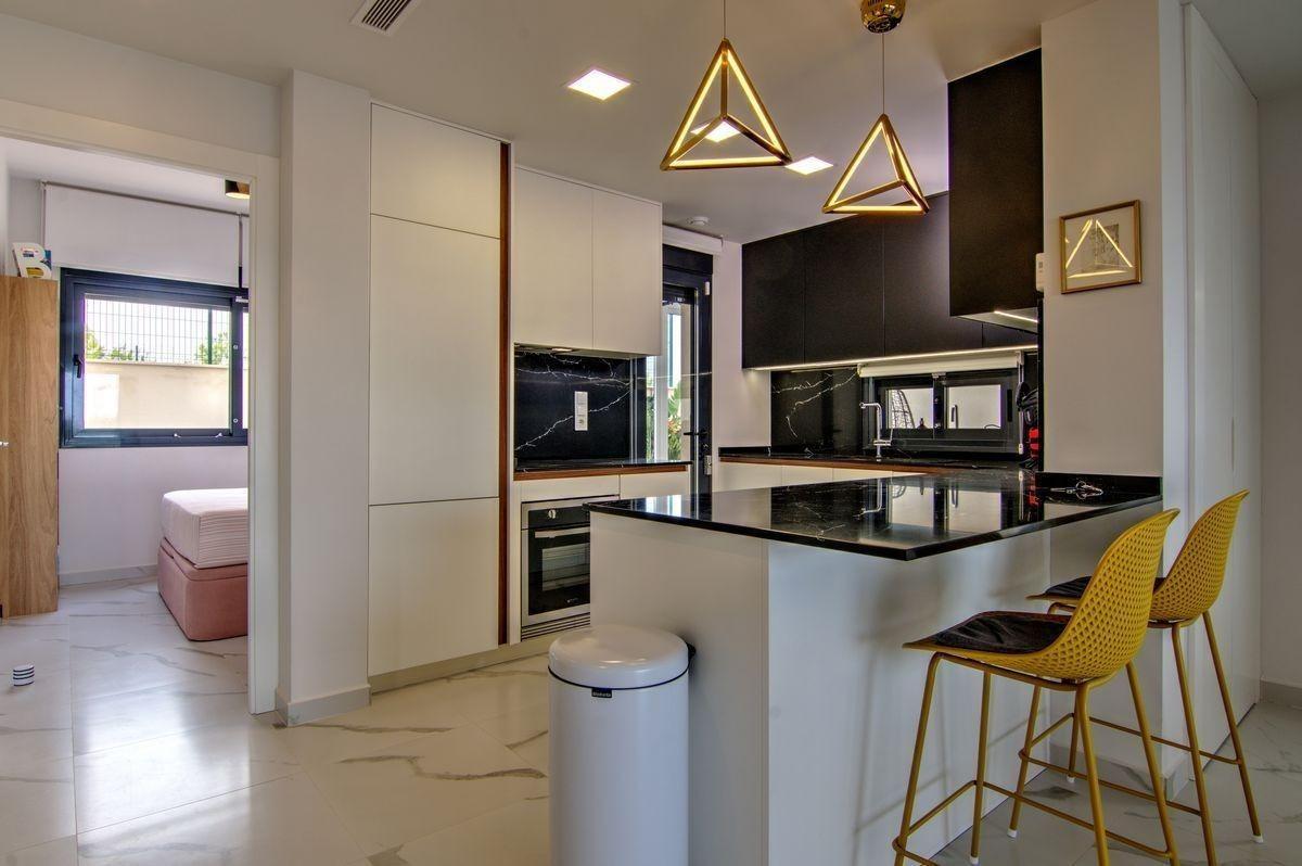 Villa in San Miguel de Salinas, Alicante, Spanien 2 Schlafzimmer, 91 m2 Nr. 196144