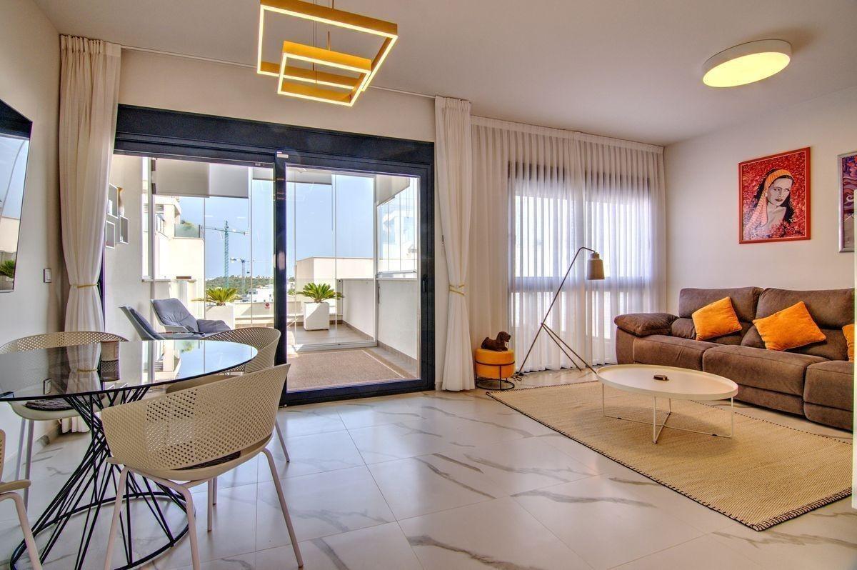 Villa in San Miguel de Salinas, Alicante, Spanien 2 Schlafzimmer, 91 m2 Nr. 196144