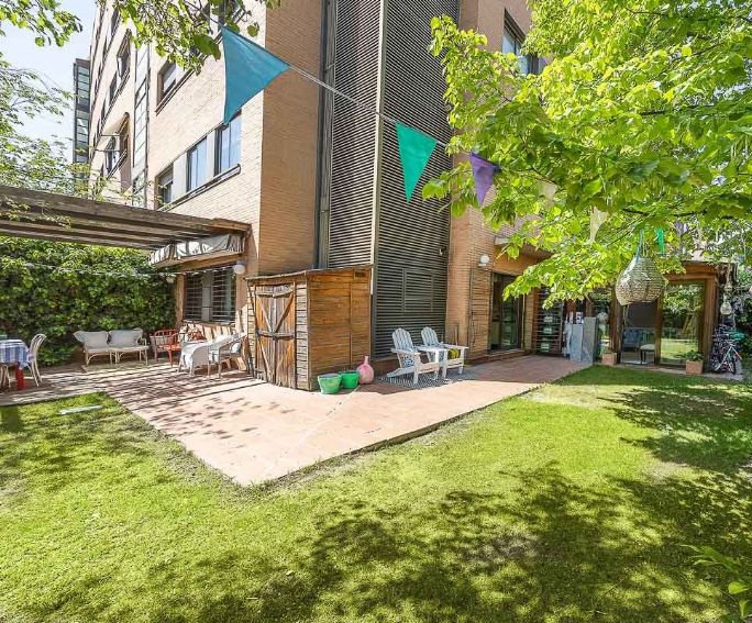 Apartment in Madrid, Spain 2 bedrooms, 143 sq.m. No. 76227