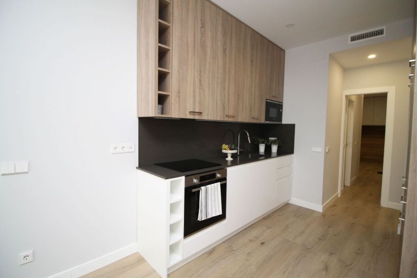 Apartment à Madrid, Espagne 2 chambres, 69 m2 No. 76228