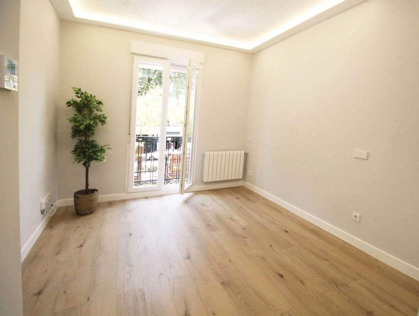 Apartment à Madrid, Espagne 2 chambres, 69 m2 No. 76228