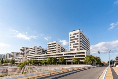 Huoneisto Badalona, Barcelona, Espanja 4 makuuhuonetta,  No. 141284