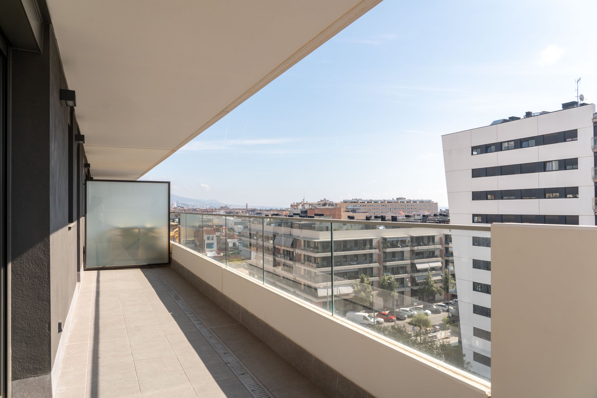 Huoneisto Badalona, Barcelona, Espanja 4 makuuhuonetta,  No. 141284