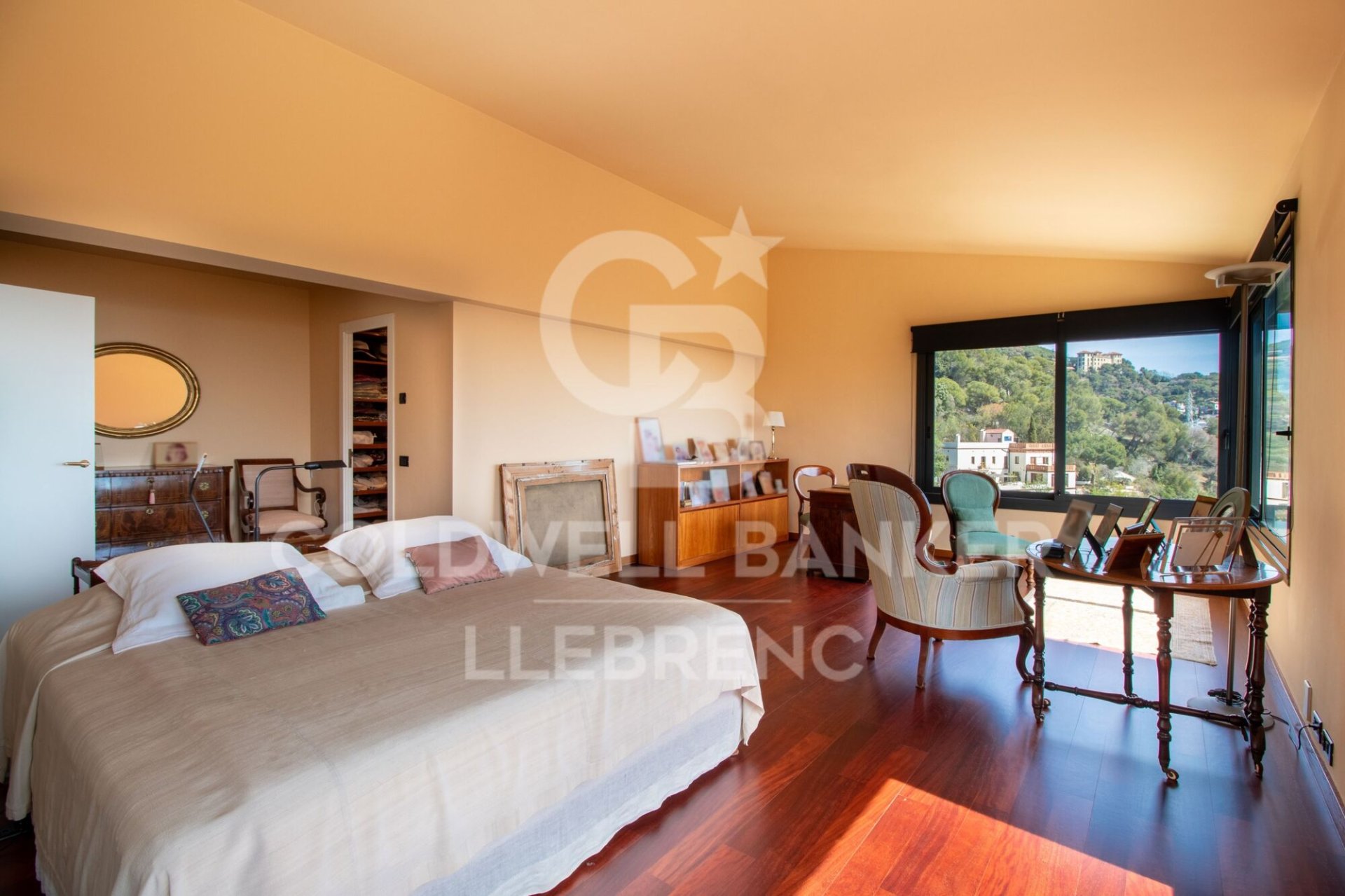 House à Barcelona, Espagne 4 chambres, 439 m2 No. 160182