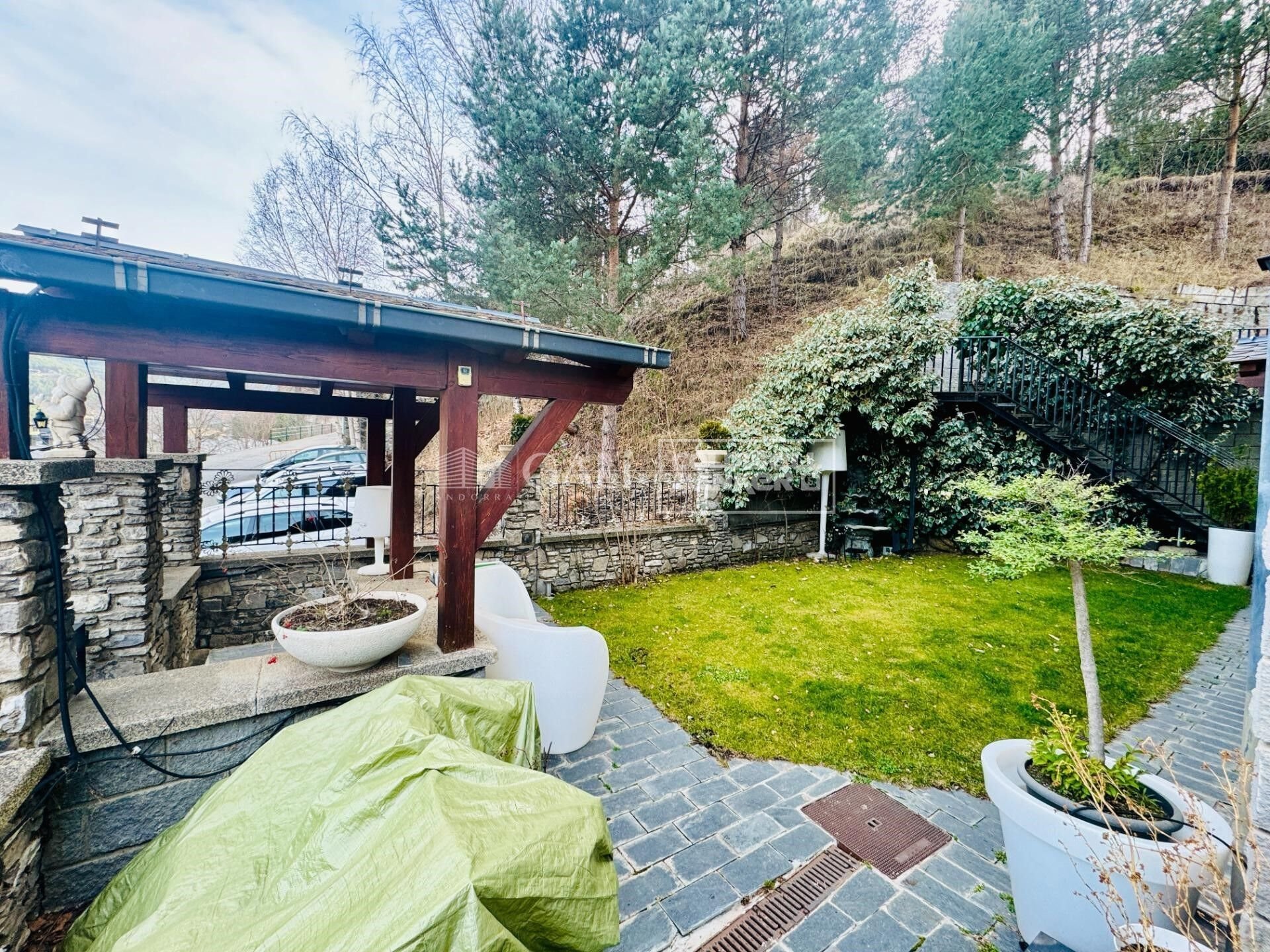 Māja Principado De Andorra (Ninguna Poblacion Tiene C.P.), Lleida, Spānijā 4 istabas, 384 m2 Nr. 160183