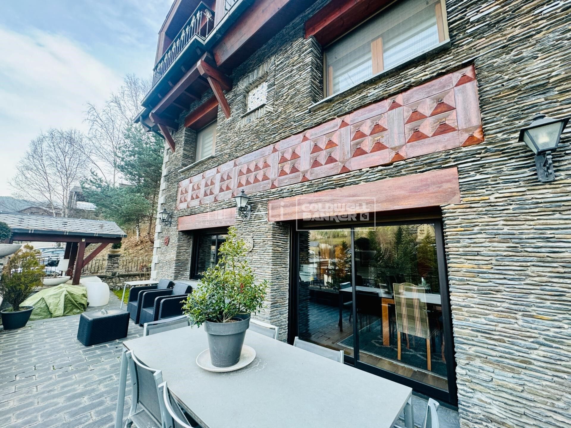 Māja Principado De Andorra (Ninguna Poblacion Tiene C.P.), Lleida, Spānijā 4 istabas, 384 m2 Nr. 160183