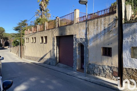 Land plot in Argentona, Barcelona, Spain 880 sq.m. No. 186172