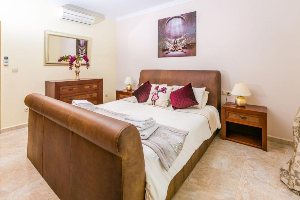 Вилла в Хавеа, Аликанте, Испания 6 спален, 449м2 №148988