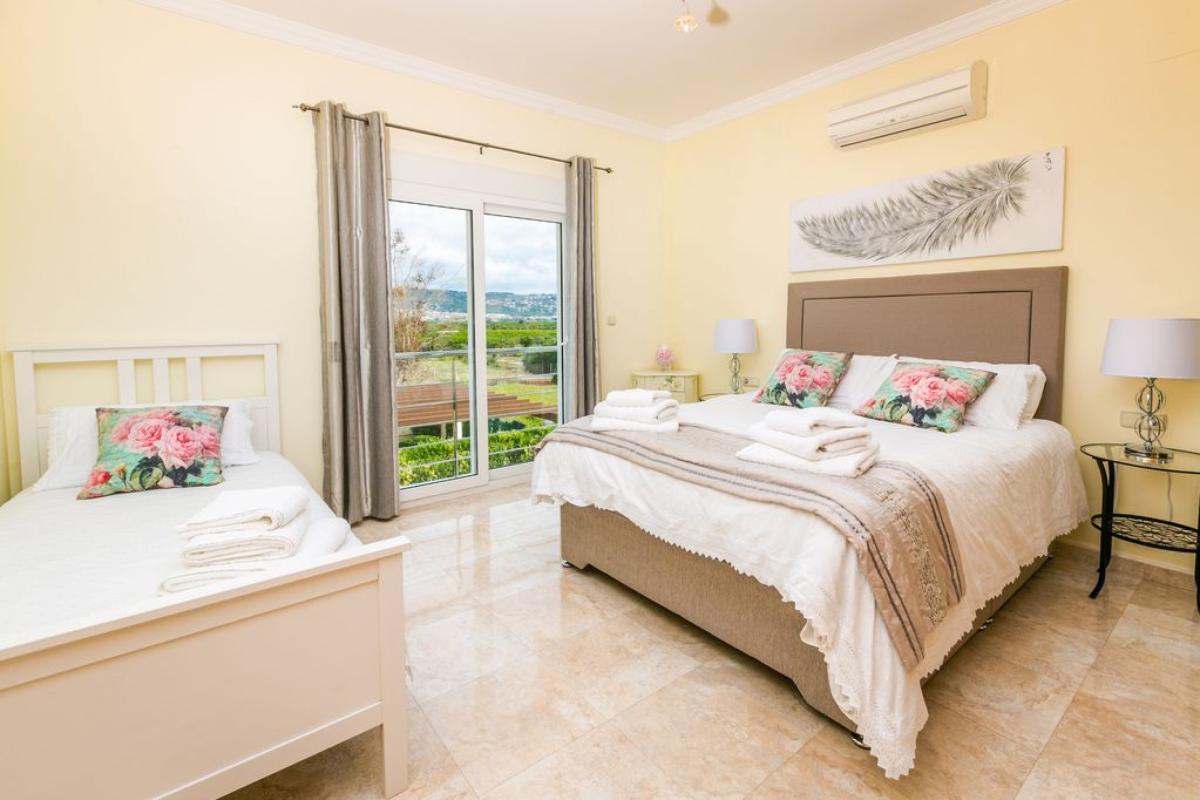 Вилла в Хавеа, Аликанте, Испания 6 спален, 449м2 №148988