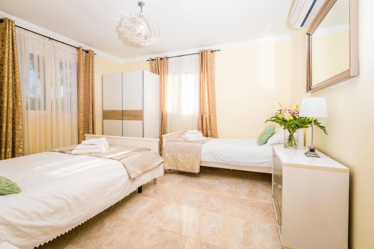 Вилла в Хавеа, Аликанте, Испания 6 спален, 449м2 №148988