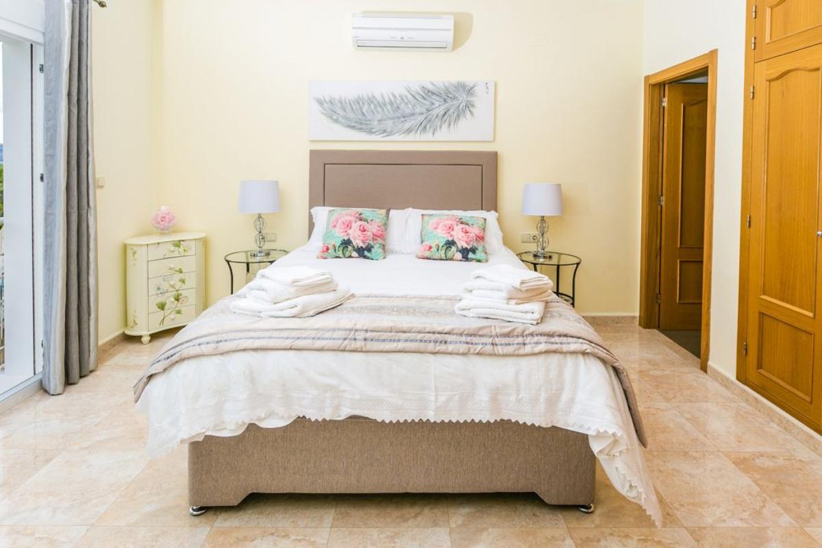 Вилла в Хавеа, Аликанте, Испания 6 спален, 449м2 №148988