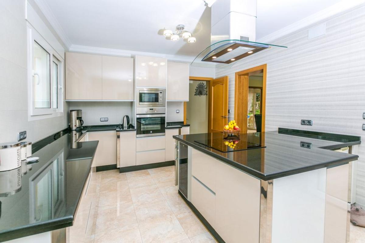 Вилла в Хавеа, Аликанте, Испания 6 спален, 449м2 №148988