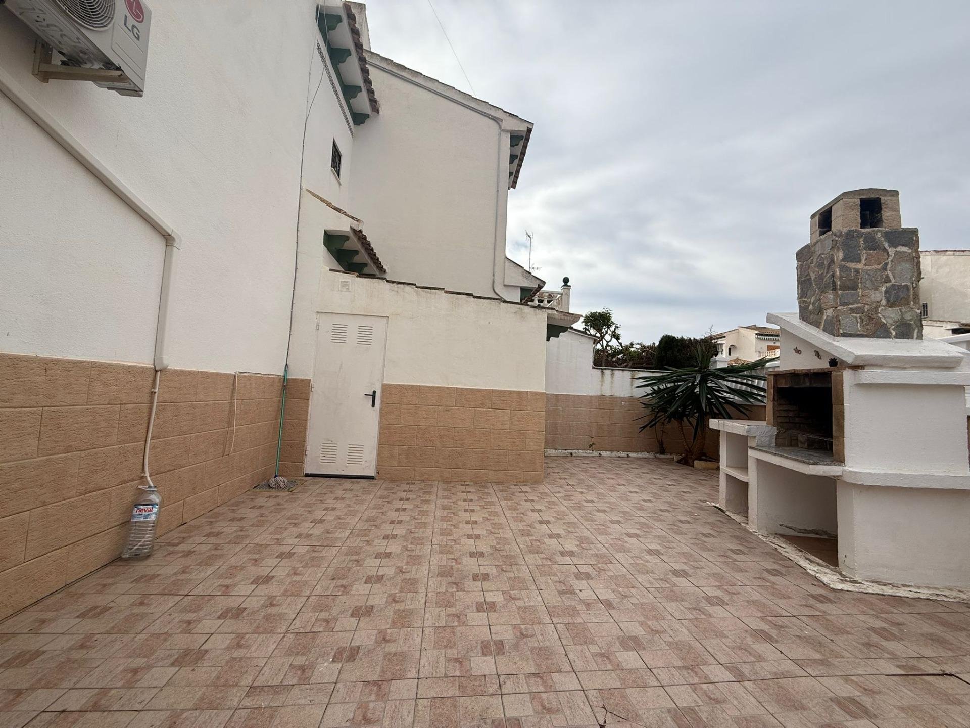 Villa a Torrevieja, Alicante, Spagna 2 camere da letto, 85 mq. N° 150138
