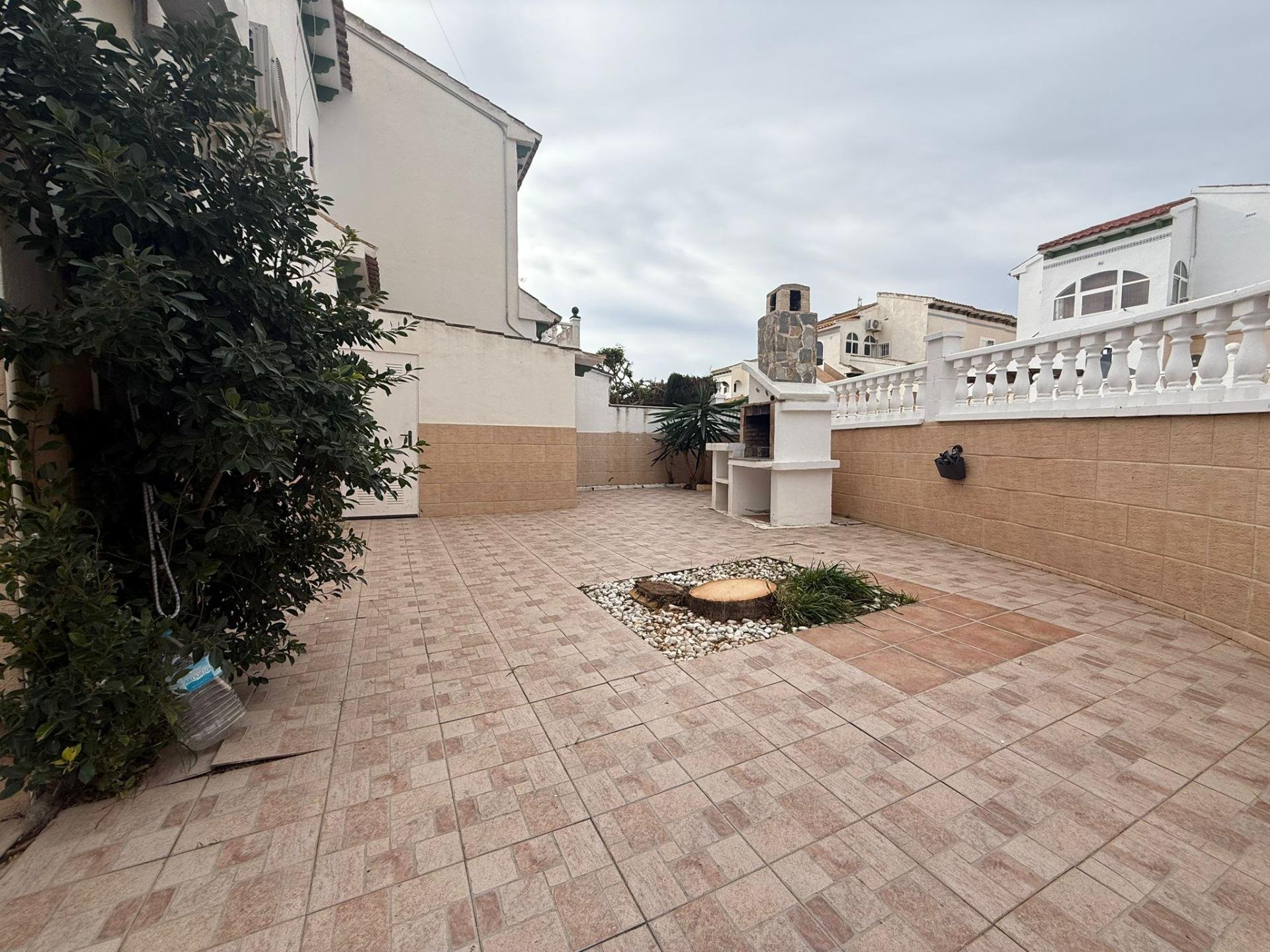 Villa a Torrevieja, Alicante, Spagna 2 camere da letto, 85 mq. N° 150138