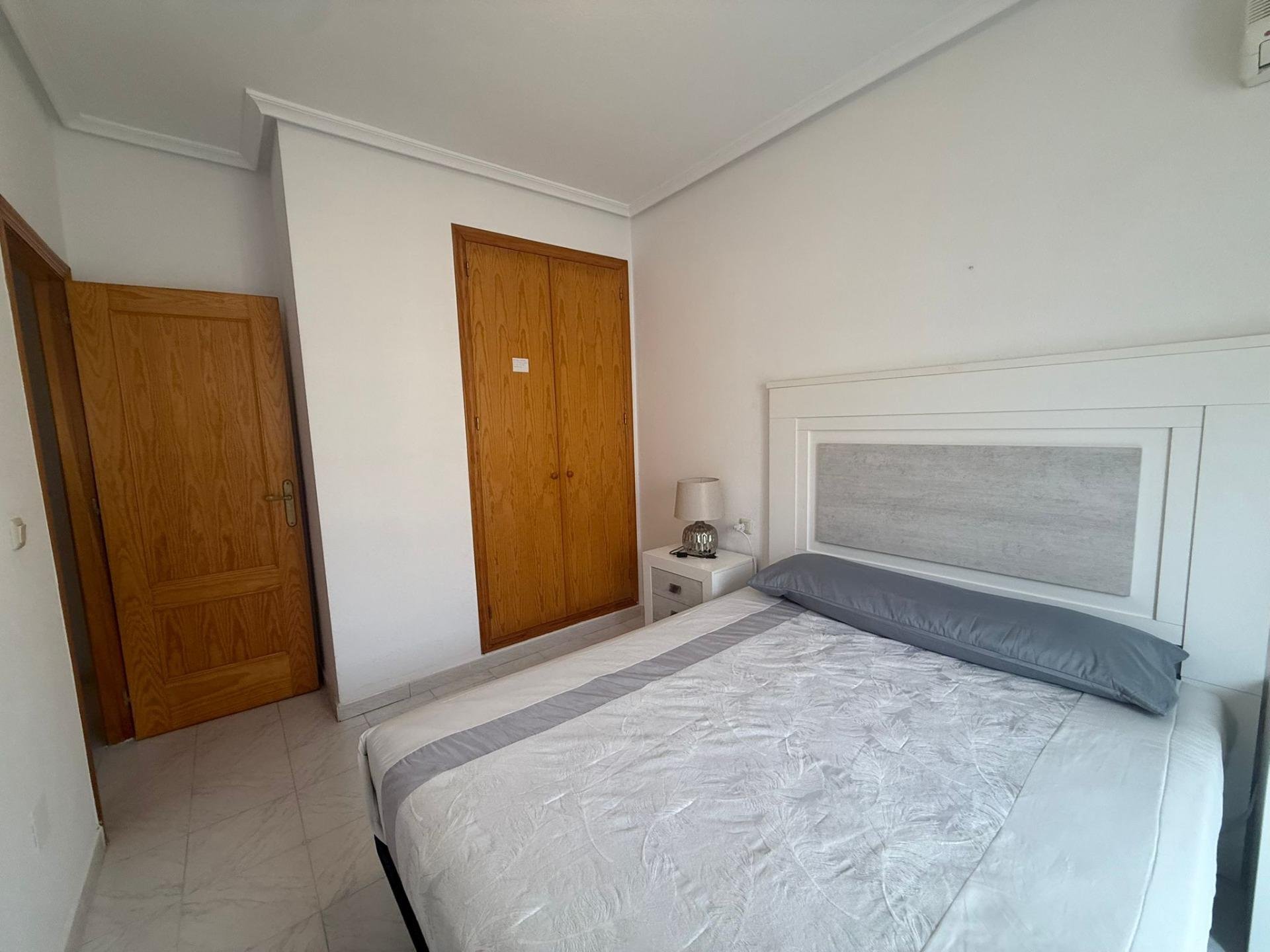 Villa a Torrevieja, Alicante, Spagna 2 camere da letto, 85 mq. N° 150138