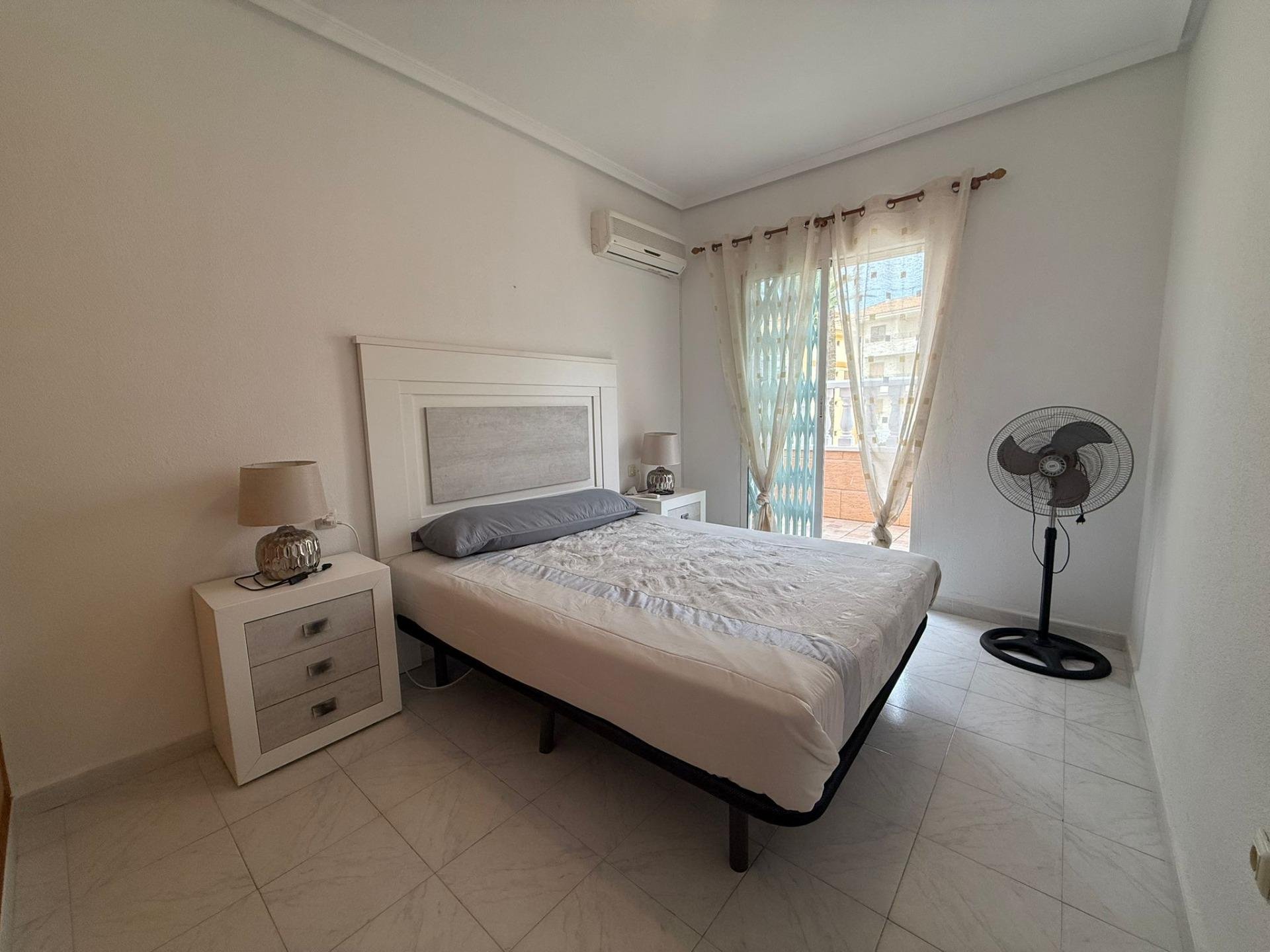 Villa a Torrevieja, Alicante, Spagna 2 camere da letto, 85 mq. N° 150138