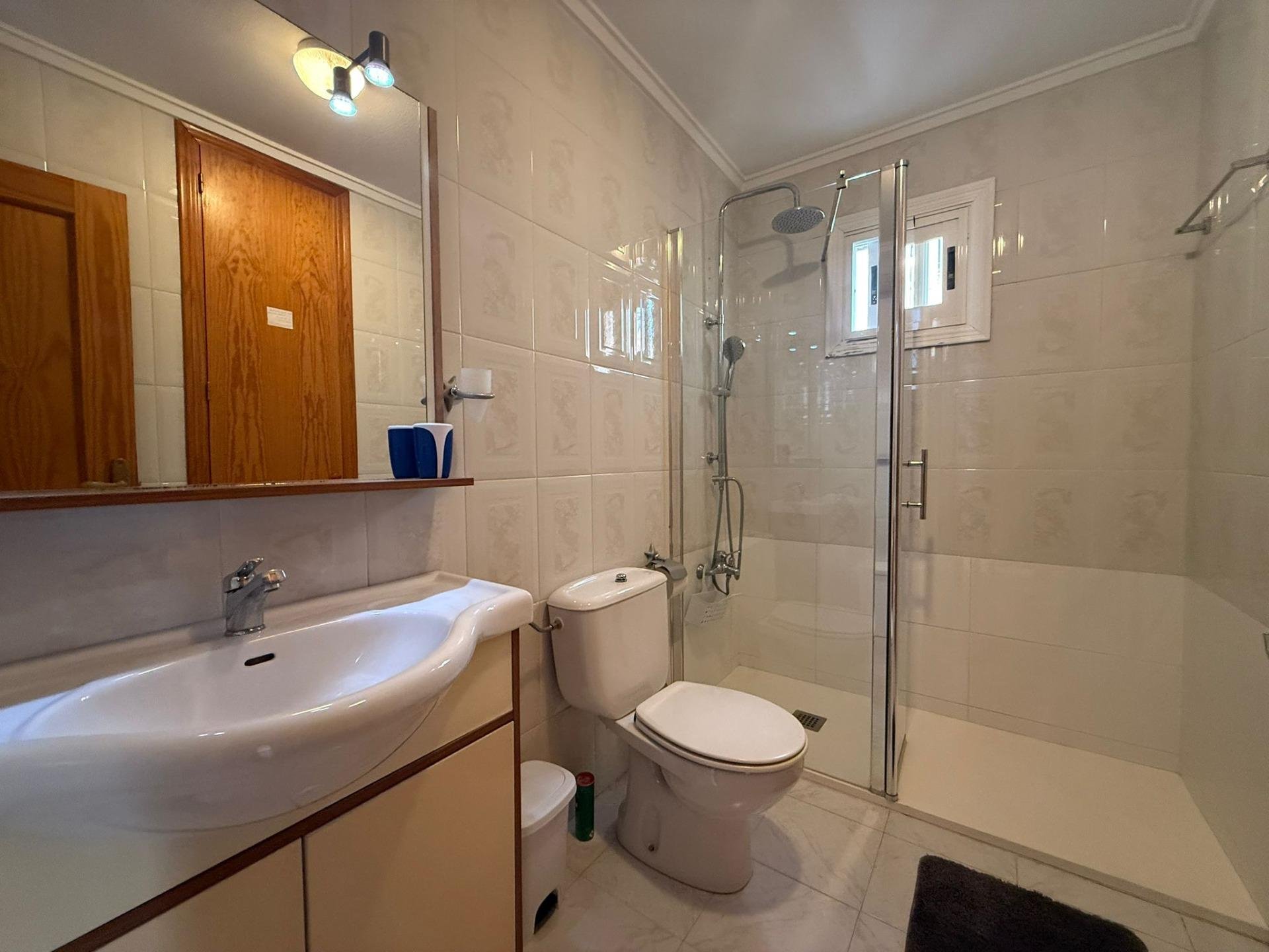 Villa a Torrevieja, Alicante, Spagna 2 camere da letto, 85 mq. N° 150138