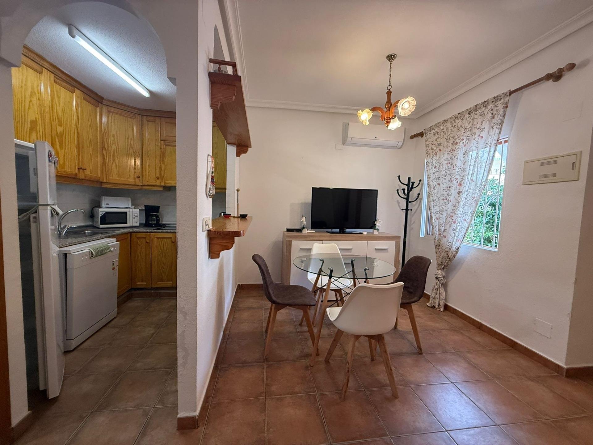 Villa a Torrevieja, Alicante, Spagna 2 camere da letto, 85 mq. N° 150138