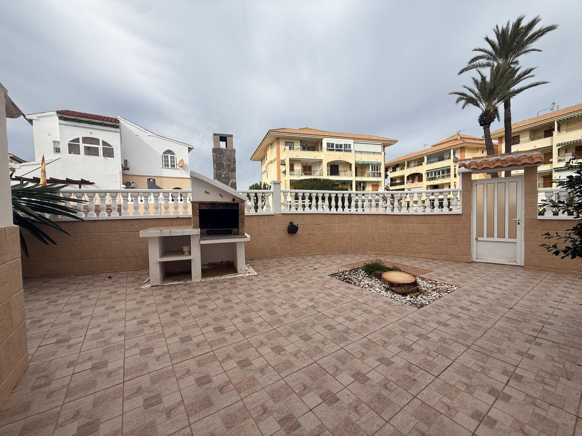 Villa a Torrevieja, Alicante, Spagna 2 camere da letto, 85 mq. N° 150138