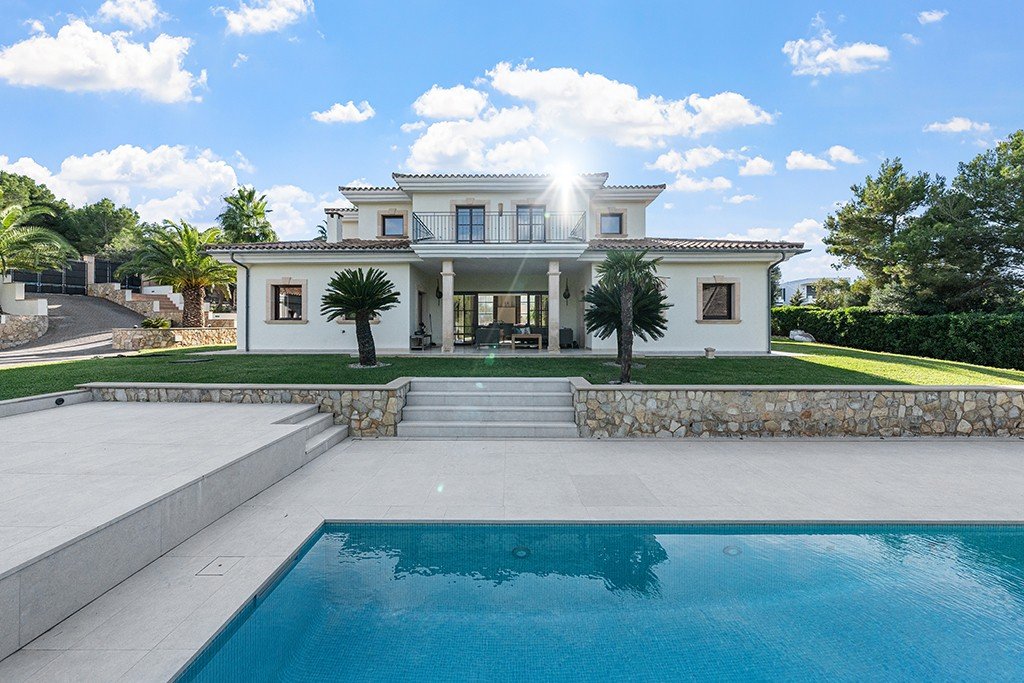 Villa in Santa Ponsa, Mallorca, Spain 4 bedrooms, 694 sq.m. No. 179856