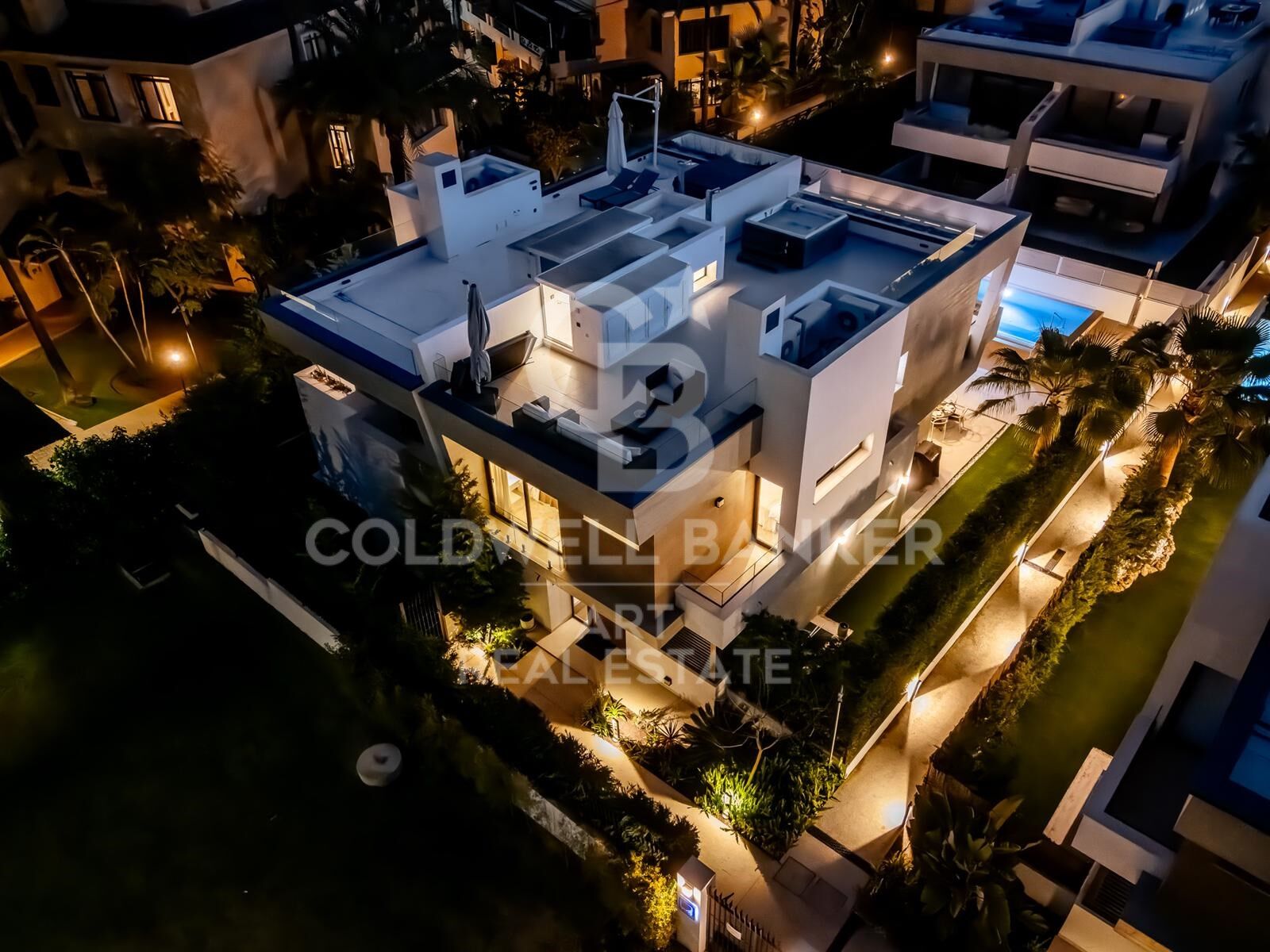 Huvila Marbella, Malaga, Espanja 5 makuuhuonetta, 297 m2 No. 158941