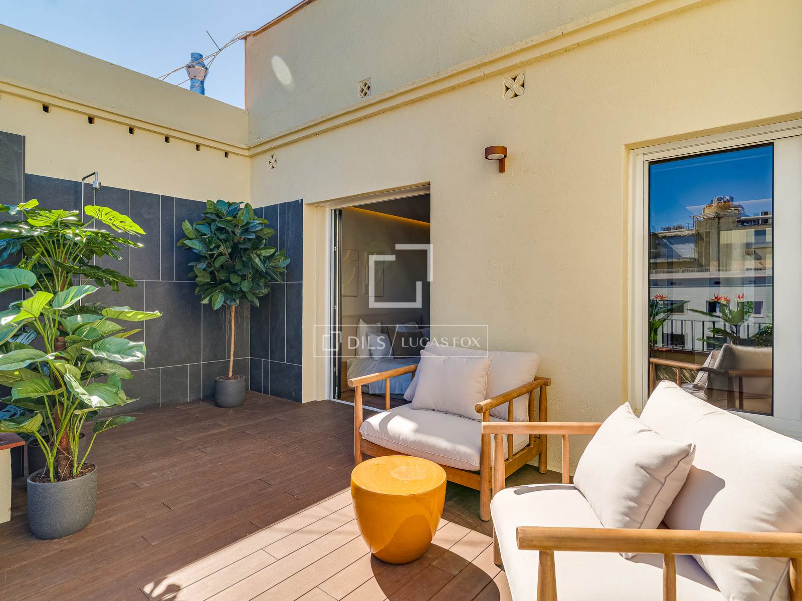 Huoneisto Barcelona, Espanja 4 makuuhuonetta, 224 m2 No. 150803