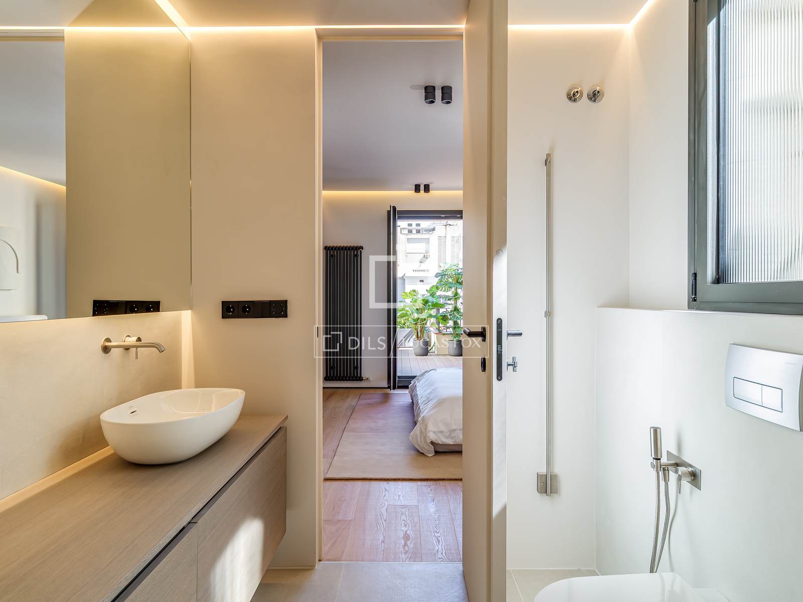 Huoneisto Barcelona, Espanja 4 makuuhuonetta, 224 m2 No. 150803