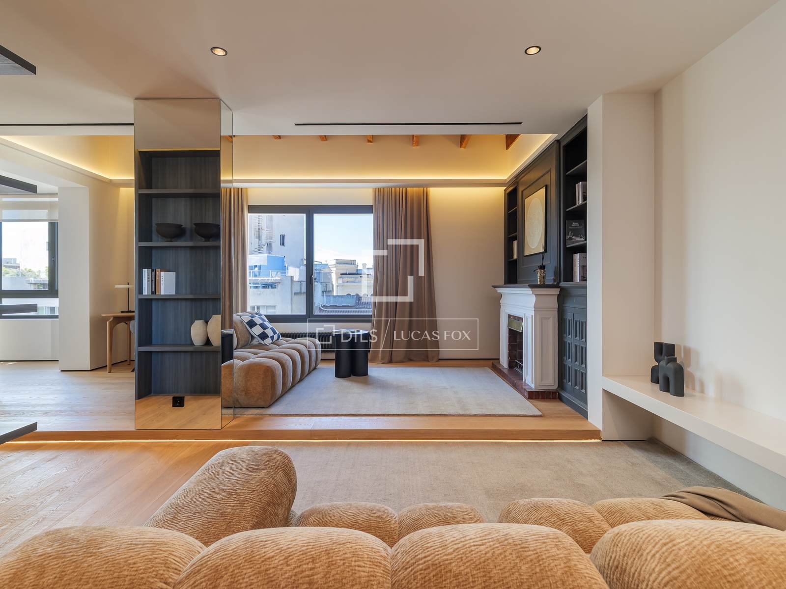 Huoneisto Barcelona, Espanja 4 makuuhuonetta, 224 m2 No. 150803