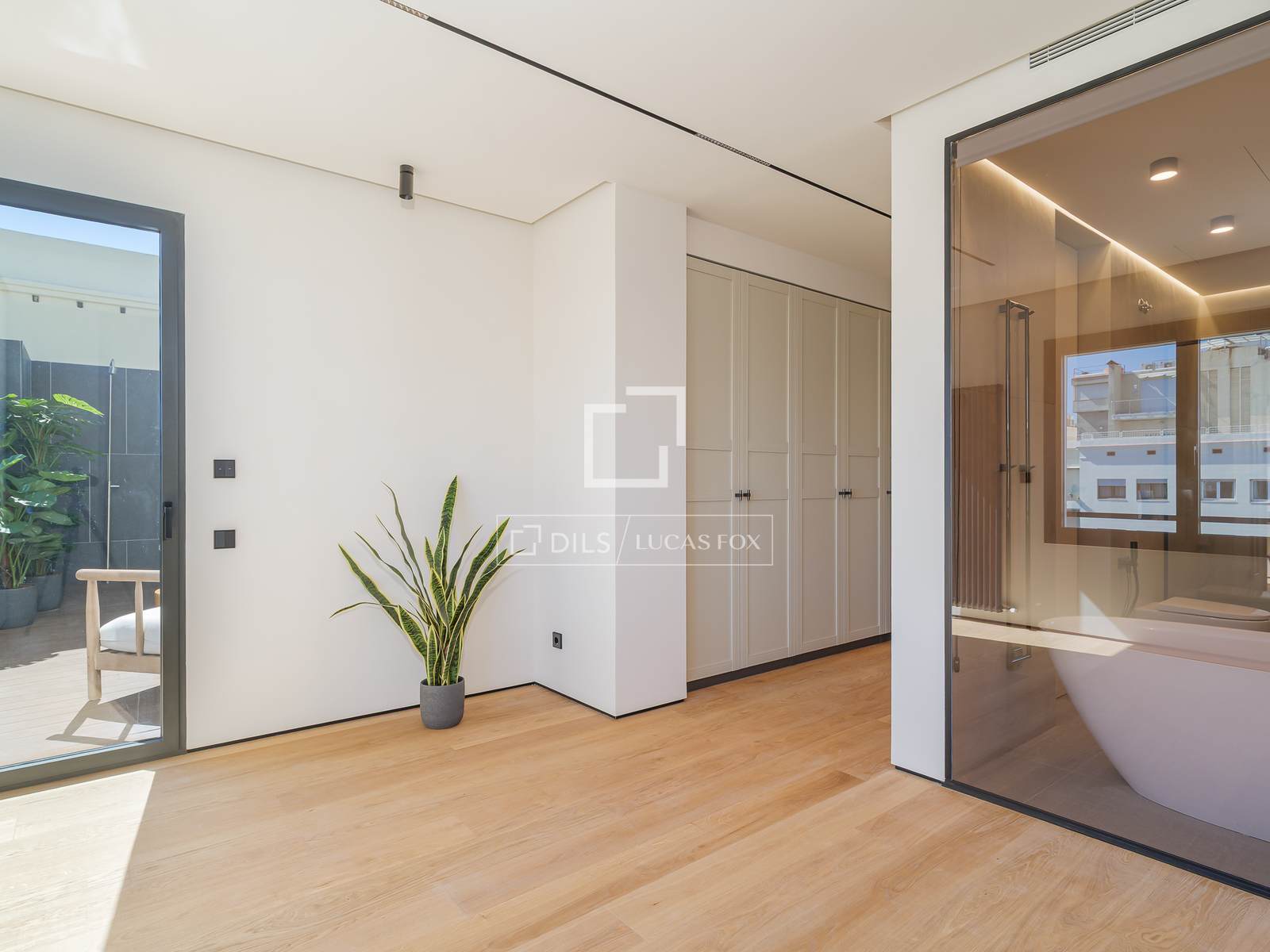 Huoneisto Barcelona, Espanja 4 makuuhuonetta, 224 m2 No. 150803