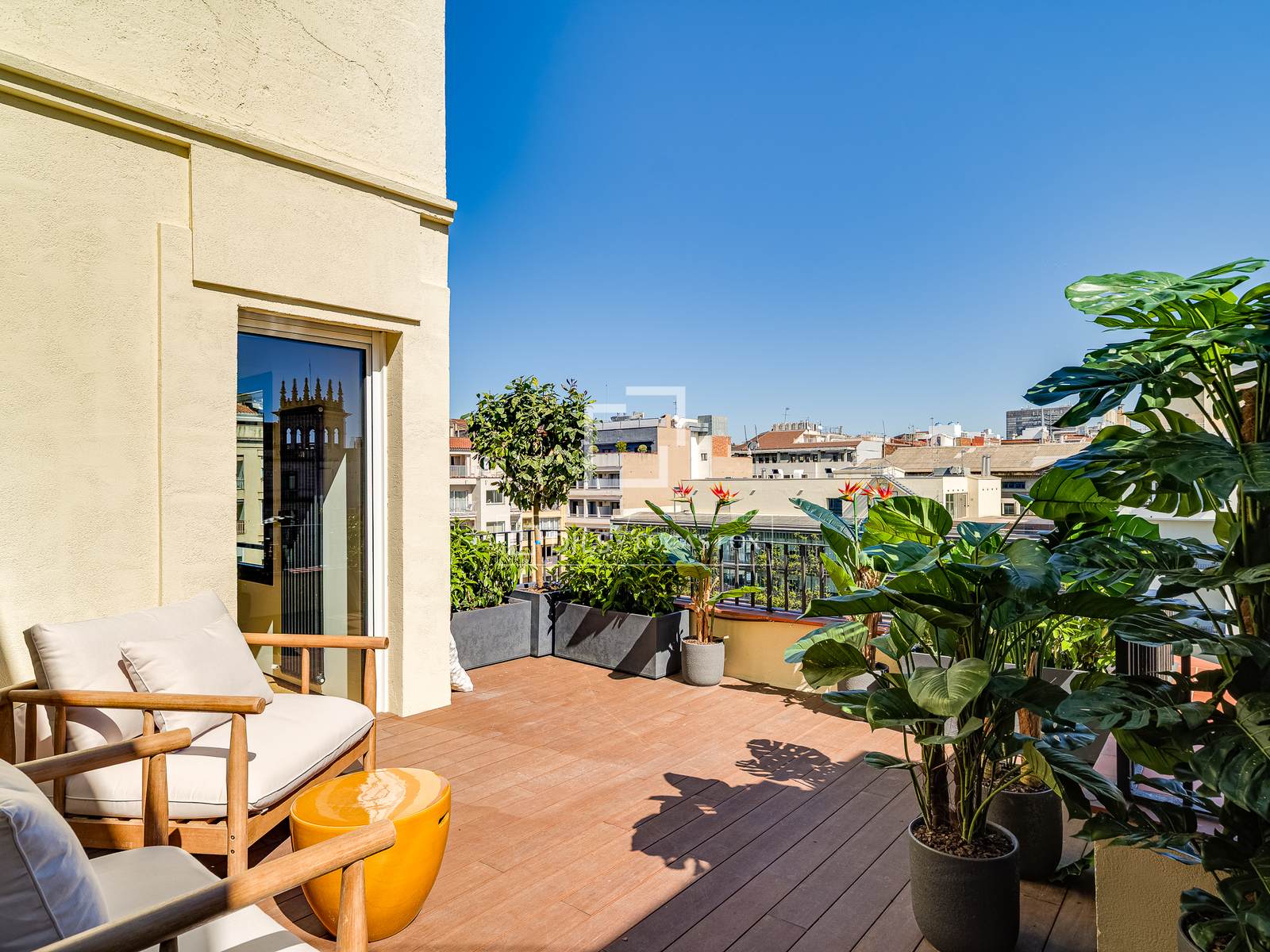 Huoneisto Barcelona, Espanja 4 makuuhuonetta, 224 m2 No. 150803
