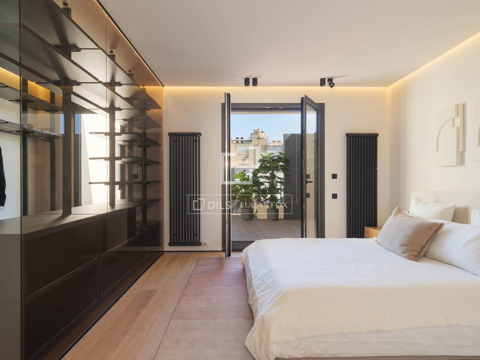 Huoneisto Barcelona, Espanja 4 makuuhuonetta, 224 m2 No. 150803