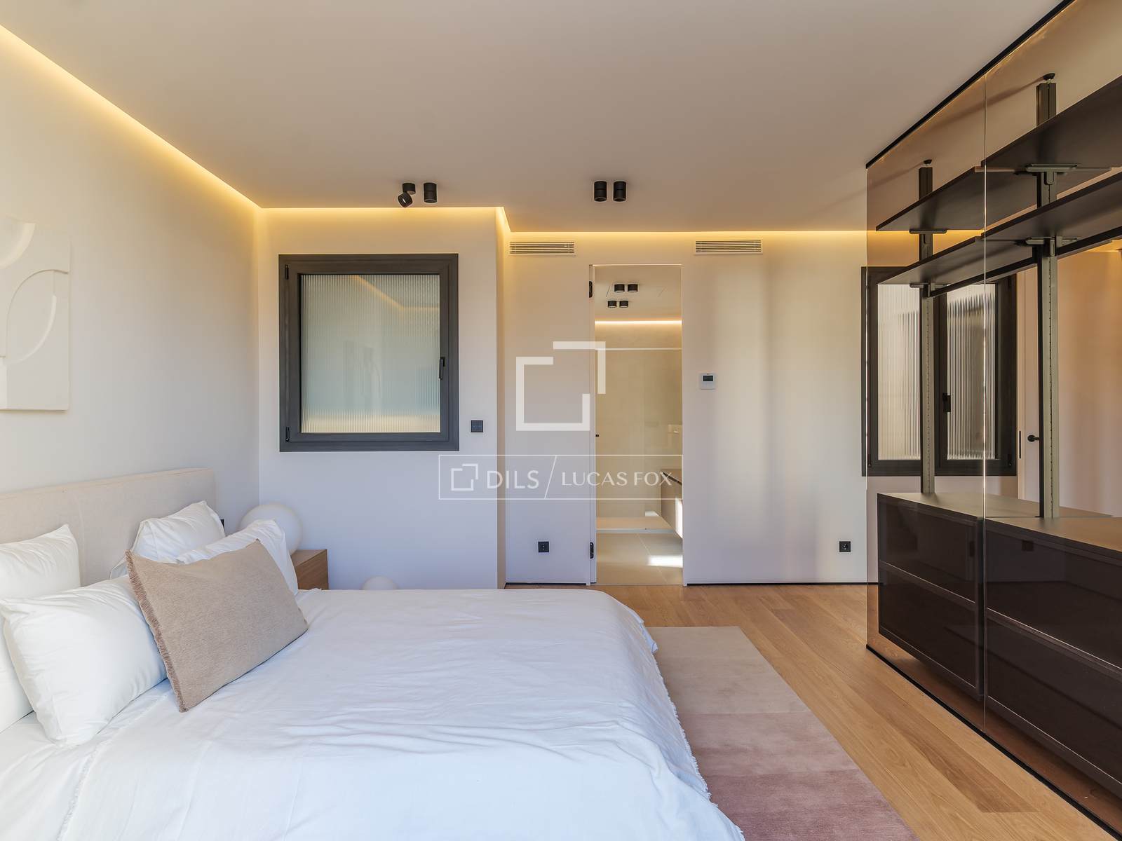 Huoneisto Barcelona, Espanja 4 makuuhuonetta, 224 m2 No. 150803