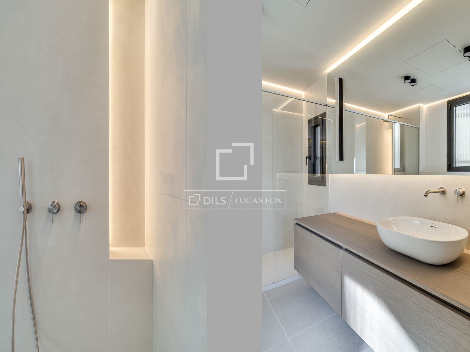 Huoneisto Barcelona, Espanja 4 makuuhuonetta, 224 m2 No. 150803
