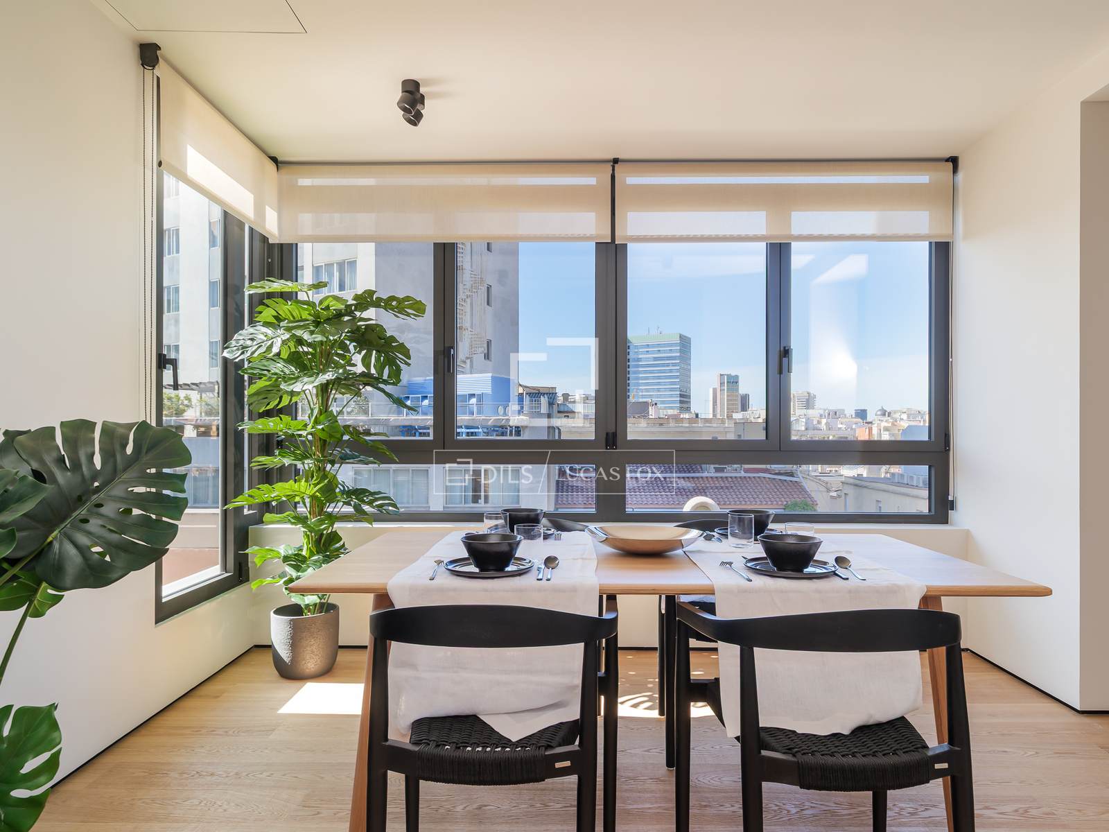 Huoneisto Barcelona, Espanja 4 makuuhuonetta, 224 m2 No. 150803