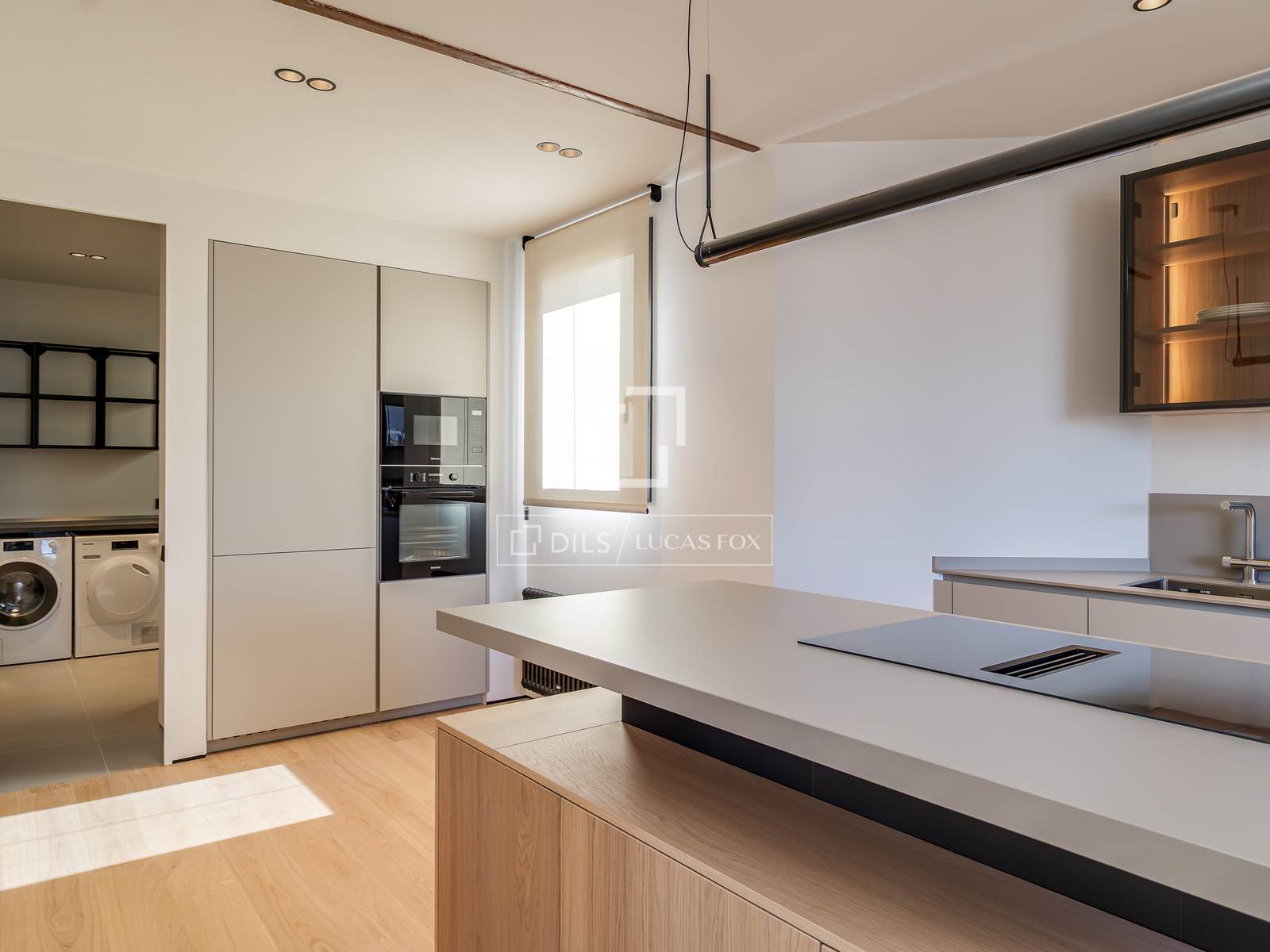 Huoneisto Barcelona, Espanja 4 makuuhuonetta, 224 m2 No. 150803