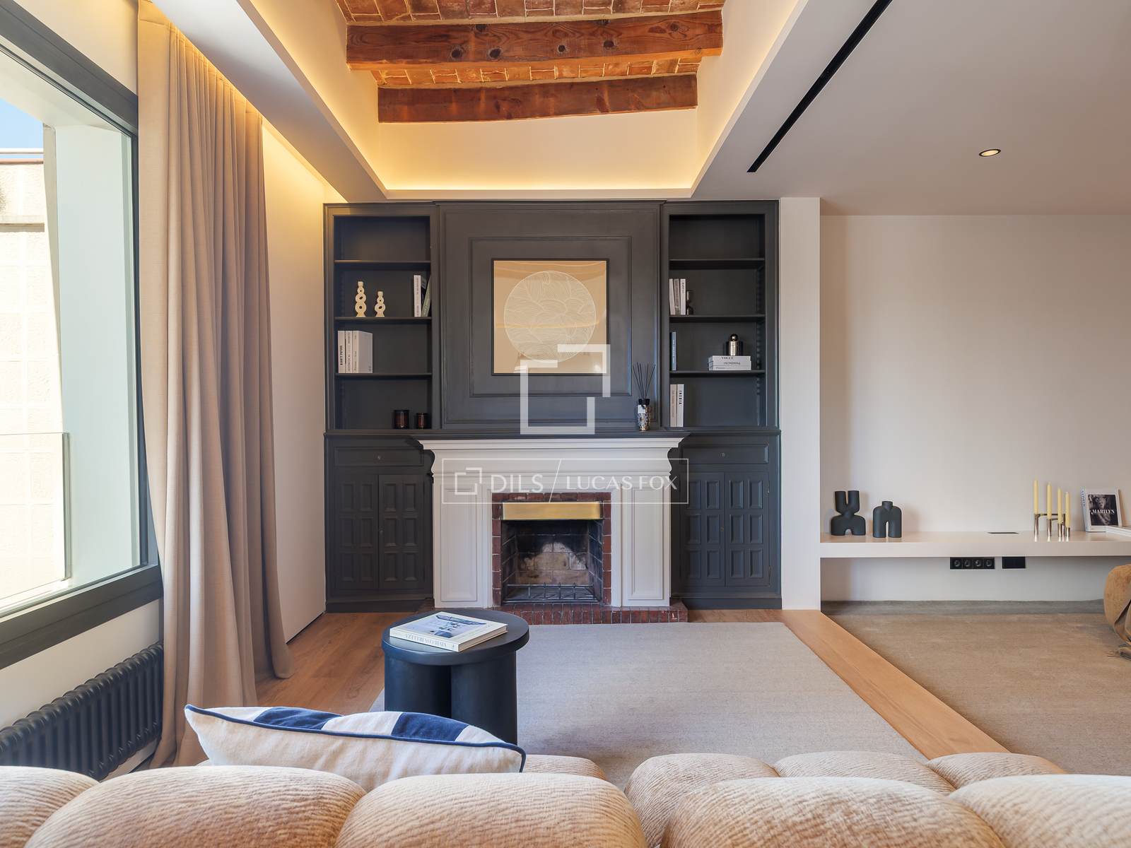 Huoneisto Barcelona, Espanja 4 makuuhuonetta, 224 m2 No. 150803