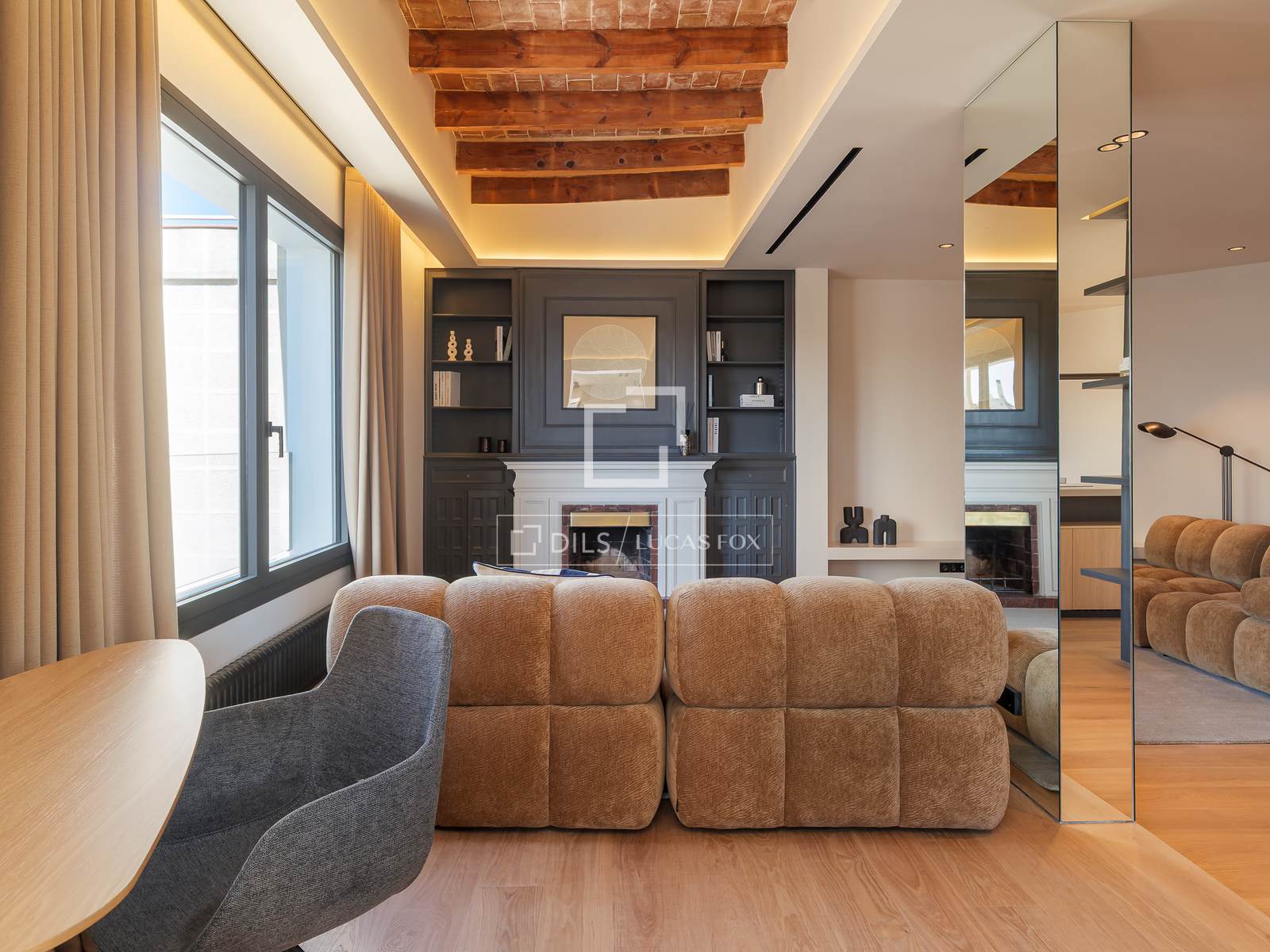 Huoneisto Barcelona, Espanja 4 makuuhuonetta, 224 m2 No. 150803