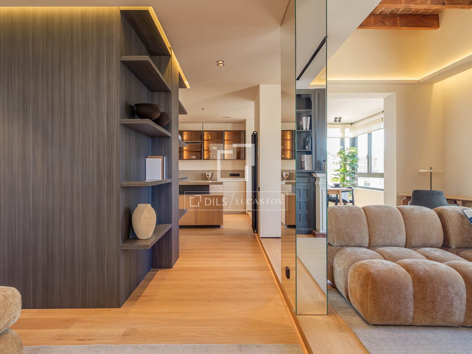 Huoneisto Barcelona, Espanja 4 makuuhuonetta, 224 m2 No. 150803
